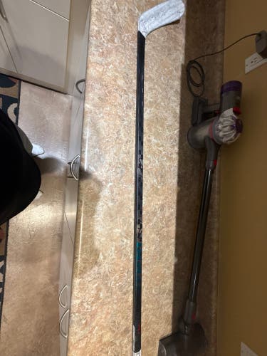 Senior CCM Vizion Right Handed Hockey Stick P28 (Used)