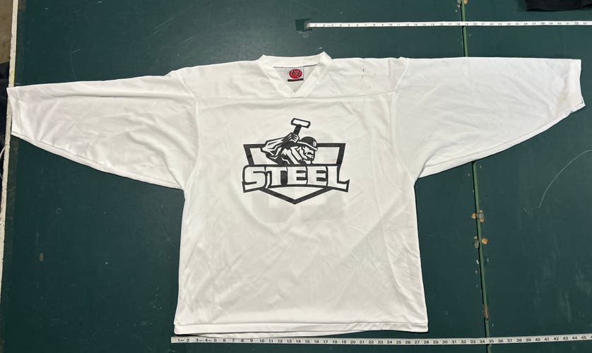White XL Men's K1 Jersey (Used)