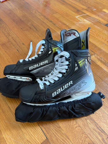 2025 Bauer Vapor Hyperlite 2 Hockey Skates 6 (New)