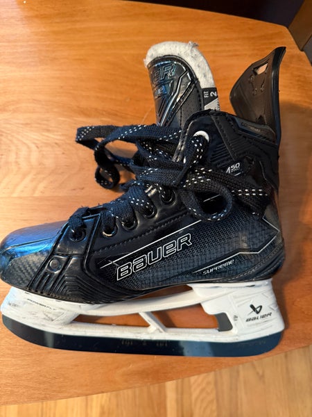 2024 Bauer Supreme M5 Pro Hockey Skates Regular Width Size 4 (Used)