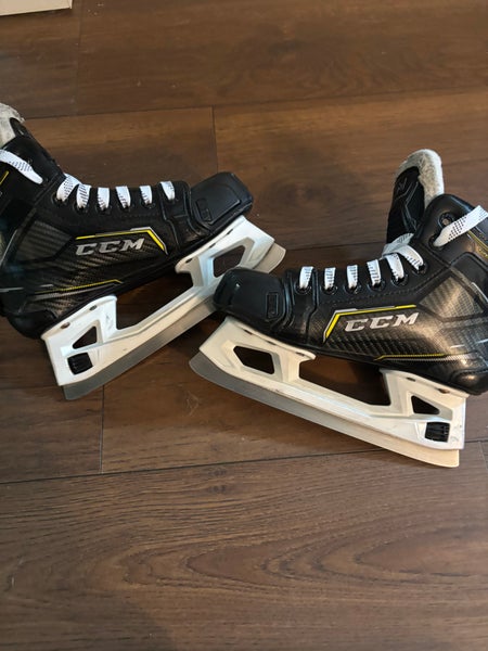 CCM Super Tacks 9370 Hockey Goalie Skates Size 2.5 (Used)