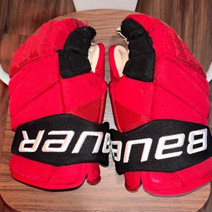 Carolina Hurricanes Game used ( Taylor Hall ) Bauer game used Gloves 14" Pro Stock (Used)