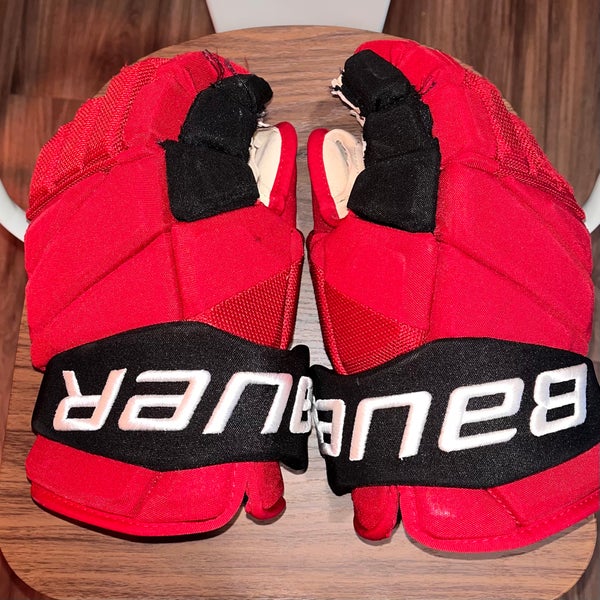 Carolina Hurricanes Game used ( Taylor Hall ) Bauer game used Gloves 14" Pro Stock (Used)