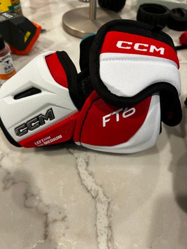 Senior Medium CCM Jetspeed ft6 Elbow Pads (New)