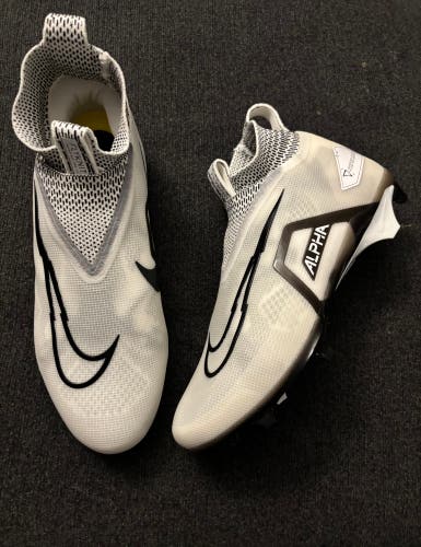Men's Size M 12.5 (W 13.5) Nike Alpha Menace Elite 3 Low Top Molded Cleats (New)