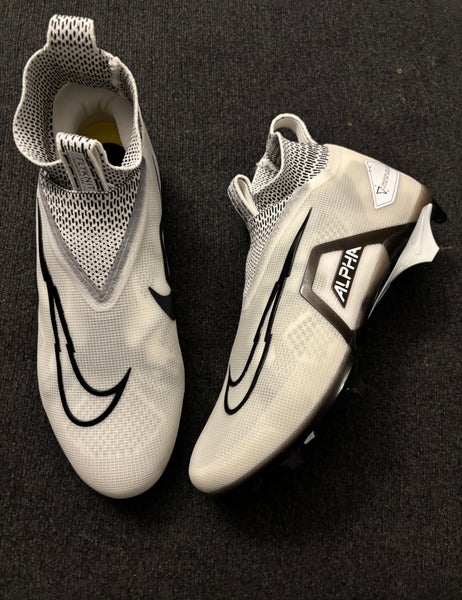 Men's Size M 12.5 (W 13.5) Nike Alpha Menace Elite 3 Low Top Molded Cleats (New)