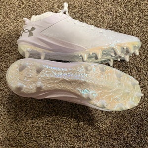 White Men's Size M 10.5 (W 11.5) Adult Under Armour Blur Low Top (New)
