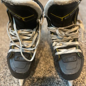 2020 CCM Super Tacks AS3 Hockey Skates Regular Width 7 (Used)