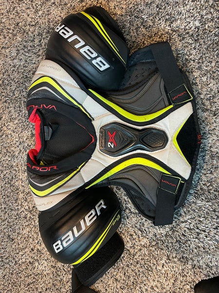 Men's Large Youth Bauer Vapor 2X Shoulder Pads (Used)
