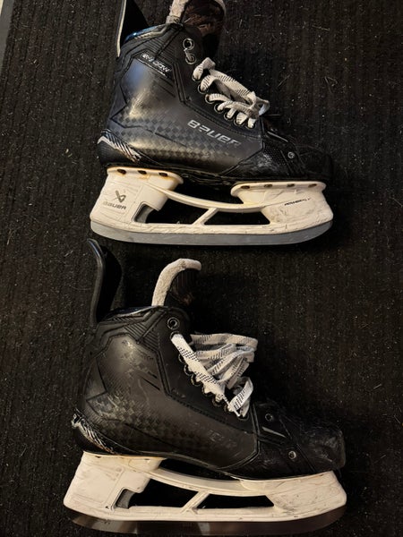 2024 Bauer Supreme Shadow Hockey Skates 9.5 (Used)