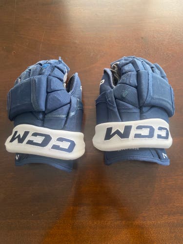 Custom Penn State Men’s Division 1 Ice Hockey CCM HG12 Gloves 14" Pro Stock (Used)
