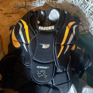 Large Vaughn Velocity V7 Goalie Chest Protector (Used)