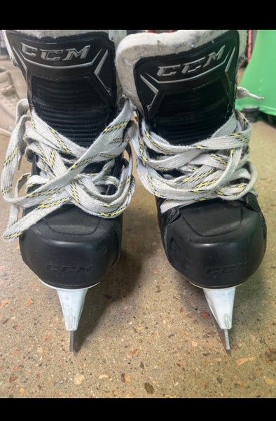 Youth Used CCM Super tacks 9370 Hockey Goalie Skates D&R (Regular) 13.0