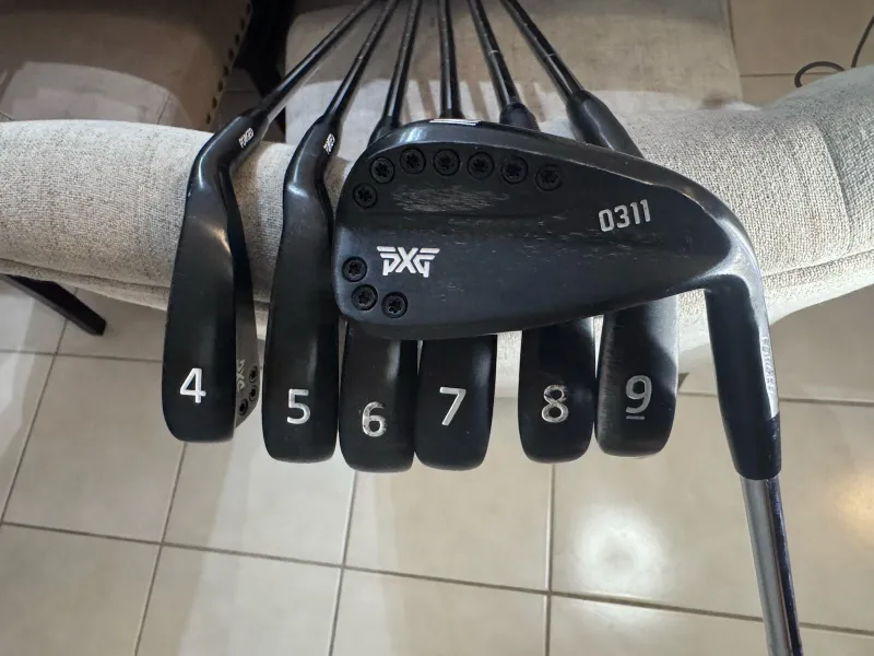 PXG 0311 Xtreme Dark Iron Set 4-PW Regular RH R Flex NS Pro Modus 3 Steel Shaft