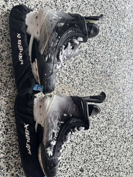 2024 Bauer Vapor Hyperlite 2 Hockey Skates 8.5 (Used)