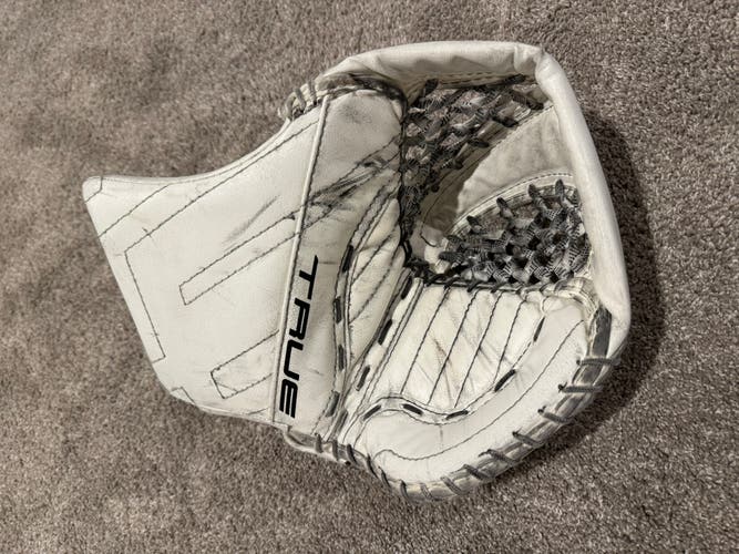 True HZRDUS Junior Goalie Glove (Used)