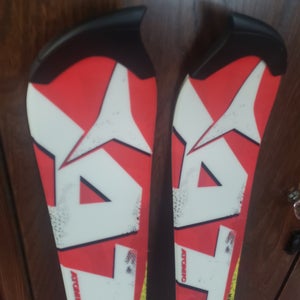 144cm Atomic Redster SL Skis w/ ATOMIC XTO 12 BINDINGS (NEVER USED) RACE/ADVANCED SKIER