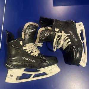 2024 Bauer Supreme Shadow Hockey Skates Regular Width 8 (Used)