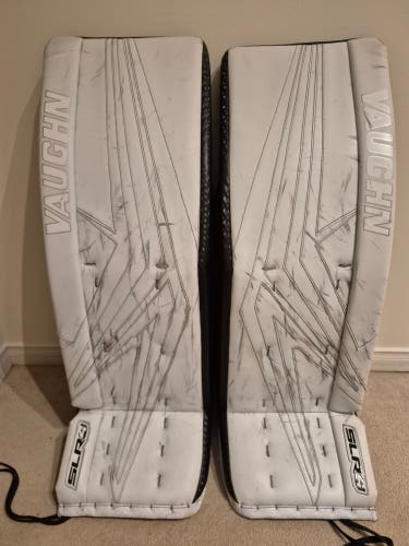 34" Vaughn SLR4 Pro Carbon Goalie Leg Pads (Used)