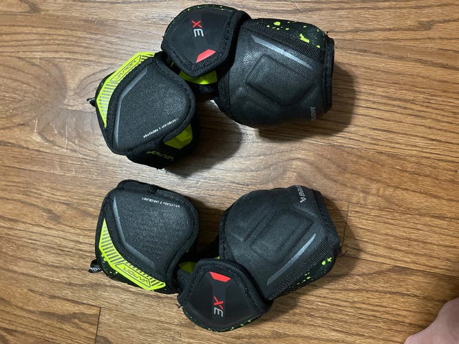 Junior Medium Bauer Vapor 3x Elbow Pads (Used)