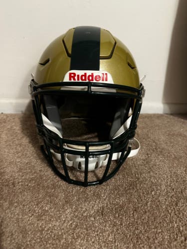 Large Youth Riddell SpeedFlex Helmet (Used)