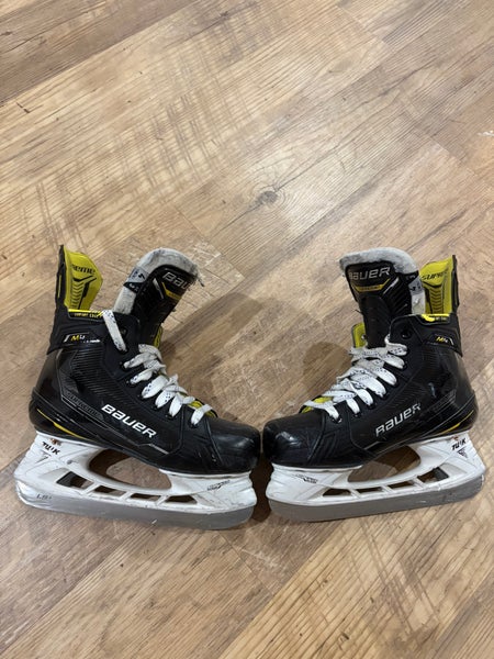 Bauer Supreme M4 Hockey Skates Wide Width Size 4 (Used)