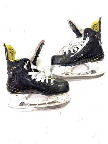 Used Bauer M4 Intermediate Hockey Skate Intermediate 4.5 11860-S000297332
