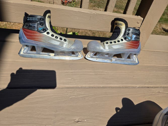 Bauer Vapor XXX Hockey Goalie Skates 2.5 D (Used)