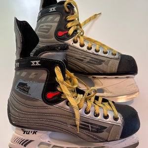 Bauer Vapor XX Ice Hockey Skates - Adult Size 10 D (Regular)