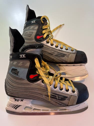 Bauer Vapor XX Ice Hockey Skates - Adult Size 10 D (Regular)