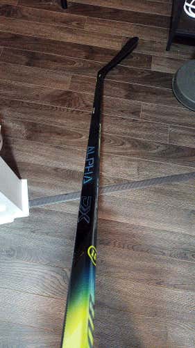 New Warrior Alpha DX Hockey Stick - Intermediate Right Handed W03 70 flex