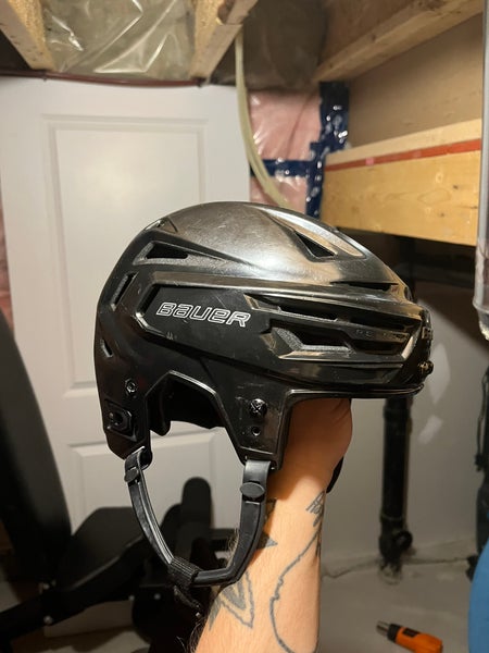 Medium Bauer Re-Akt 150 Helmet (Used)
