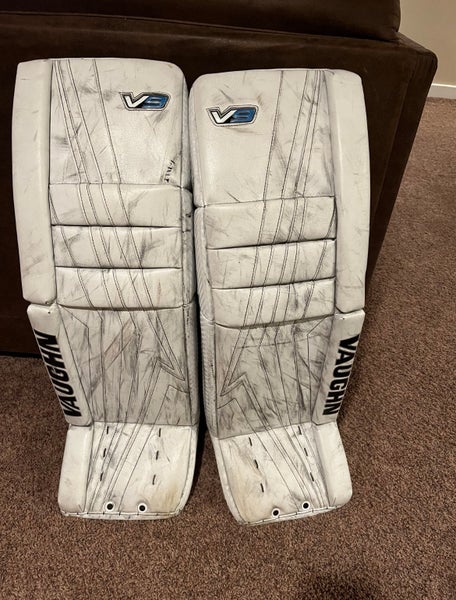 34" Vaughn Velocity V9 Pro Carbon Goalie Leg Pads (Used)
