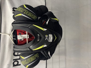 Used Bauer XW VAPOR Youth Shoulder Pads SM 11490-S000265666