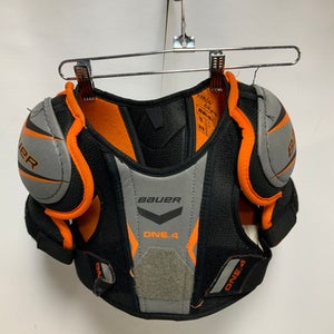 Used Bauer ONE.4 Youth Shoulder Pads MD 11823-S000034120