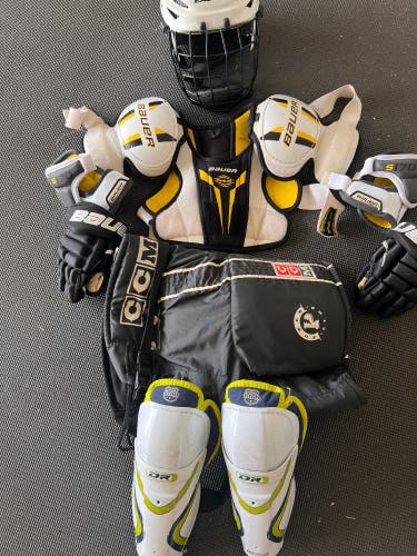 Youth hockey full set of protective gear
