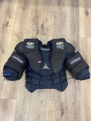 Large Mckenney instinct 890 Goalie Chest Protector (Used)