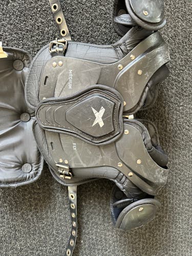 Medium Youth Xenith Fly Shoulder Pads (Used) with Back Plate