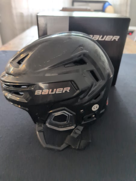 Medium Bauer Re-Akt 155 Helmet (Used)