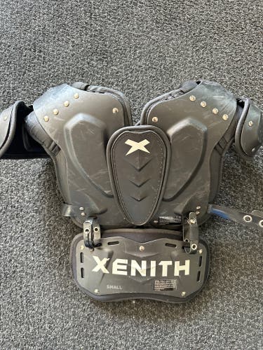 Small Youth Xenith Fly Shoulder Pads (Used) with back plate