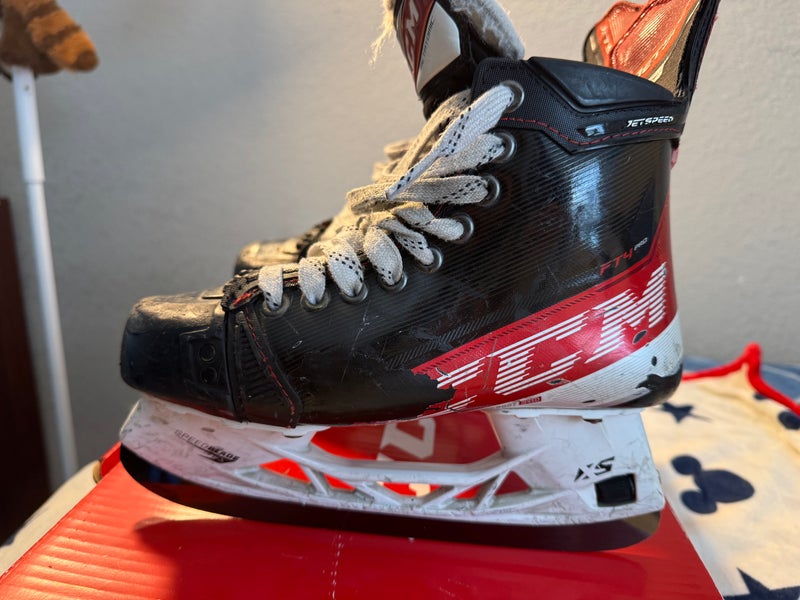 CCM JetSpeed FT4 Pro Hockey Skates Size 4.5 (Used)