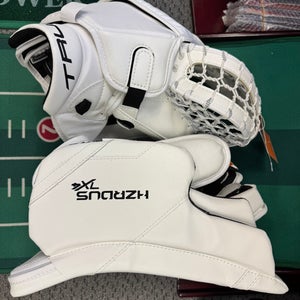 Intermediate True Hzrdus 7x4 Regular int goalie catcher catch glove blocker set