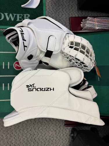 Intermediate True Hzrdus 7x4 Regular int goalie catcher catch glove blocker set