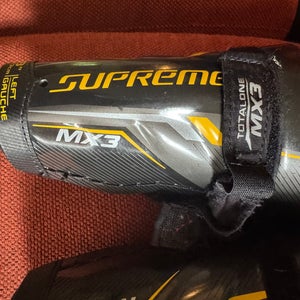 Youth Bauer Supreme TotalOne MX3 8" Shin Pads (Used)