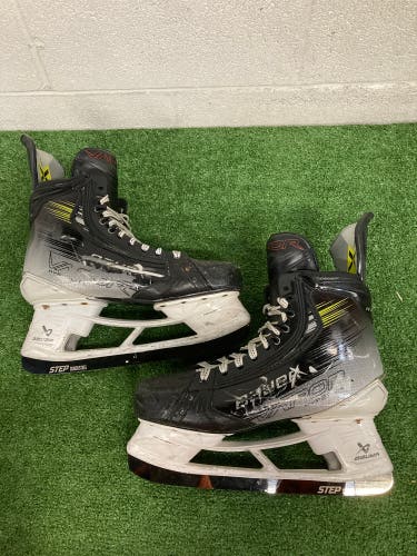 Bauer Vapor Hyperlite 2 Hockey Skates | Size 9.5 Fit 3