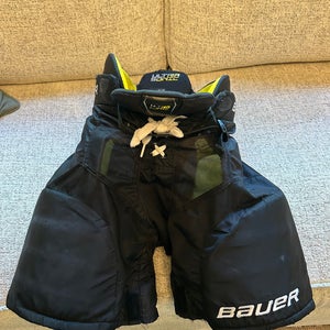 Youth Large Bauer Supreme Ultrasonic Hockey Pants (Used)