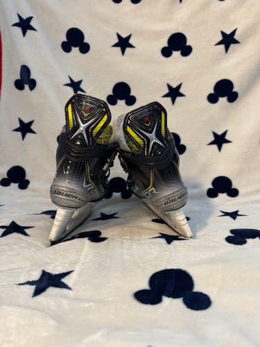 2023 Bauer Vapor 3X Hockey Skates Size 3.5 (Used)