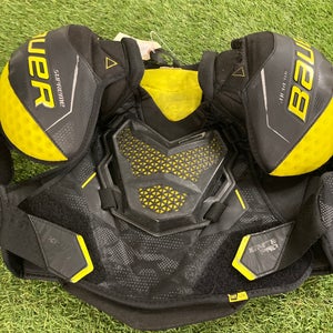 Intermediate Large Bauer Supreme Ignite Pro Shoulder Pads