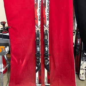 Skis: Salomon X-Wing Fury skis, 170cm Bindings: Salomon
Binding Range: 260-380mm
All Mountain