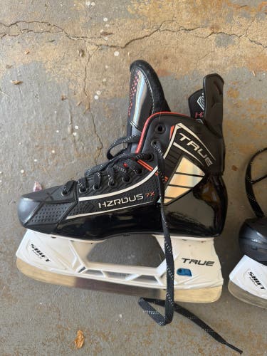 2022 True HZRDUS 7X Hockey Skates Regular Width Size 6.5 (New)